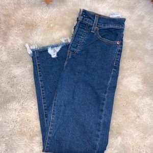 Levi’s Wedgie Straight Blue Jean
